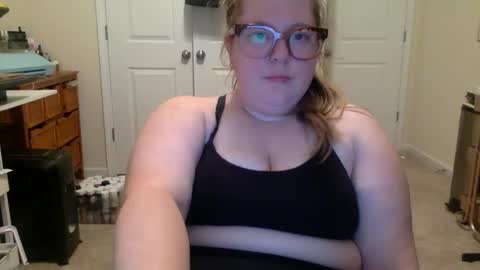 MrsRae online show from March 1, 3:43 am