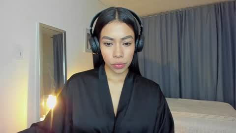 Snapshot of _nathaliesex chatting on December 11, 3:45 am independent model natha online show from December 11, 3:45 am