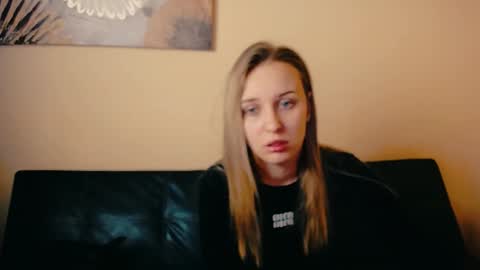 Nica online show from March 22, 1:17 pm