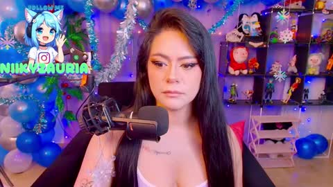 niiky online show from December 20, 4:33 pm