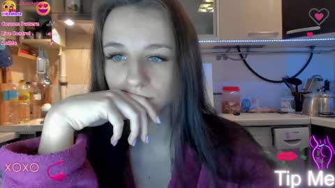 Snapshot of _nika_kik chatting on March 10, 7:40 pm Nika online show from March 10, 7:40 pm