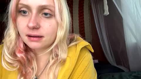 Snapshot of _peaceoutgirlscout_ chatting on October 8, 11:09 pm _peaceoutgirlscout_ online show from October 8, 11:09 pm