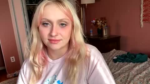 Snapshot of _peaceoutgirlscout_ chatting on October 7, 10:25 pm _peaceoutgirlscout_ online show from October 7, 10:25 pm