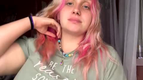 Snapshot of _peaceoutgirlscout_ chatting on September 21, 1:48 am _peaceoutgirlscout_ online show from September 21, 1:48 am