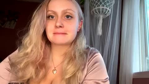 Snapshot of _peaceoutgirlscout_ chatting on October 28, 9:08 pm _peaceoutgirlscout_ online show from October 28, 9:08 pm