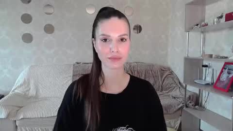 _pretty_fox_ online show from September 30, 10:43 am