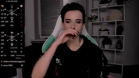 Rein online show from October 25, 8:05 pm