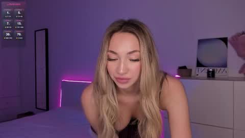 Kat online show from September 19, 7:35 pm