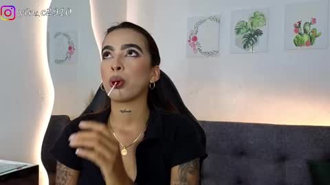 Snapshot of _sophiebrown__ chatting on December 4, 10:08 pm Andrea  The Next Stream  Wednesday online show from December 4, 10:08 pm