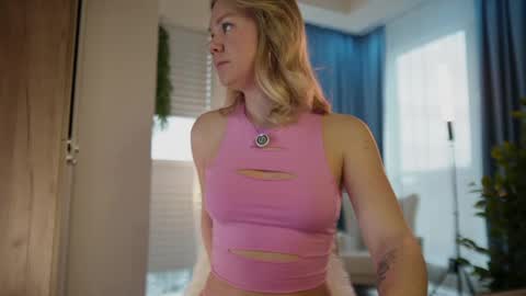 Annie online show from April 2, 3:37 am