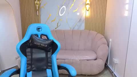  wendy  online show from January 6, 8:23 pm