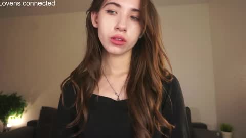 Anna online show from March 30, 7:02 pm