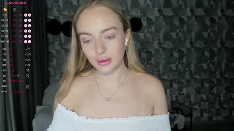 Adelina online show from November 1, 1:59 pm