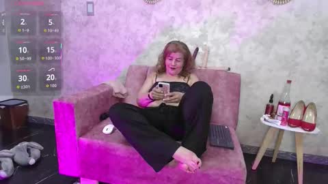 Snapshot of abby_blonde_ chatting on October 29, 1:32 am ABBY online show from October 29, 1:32 am
