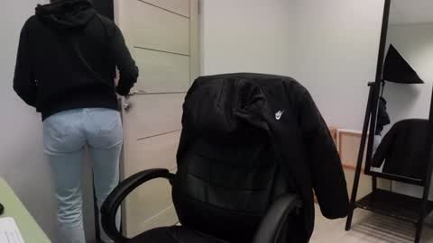 ABBY LAKER online show from January 2, 5:18 pm