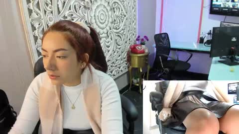 Snapshot of abbystones chatting on January 22, 12:17 pm Abby Stones online show from January 22, 12:17 pm