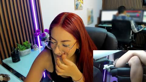 Snapshot of abbystones chatting on February 6, 11:42 am Abby Stones online show from February 6, 11:42 am