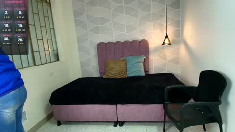 ABRIL MATTHEWS online show from January 25, 12:08 pm