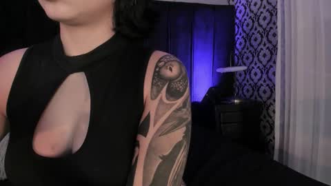 Ade  online show from November 25, 8:09 pm