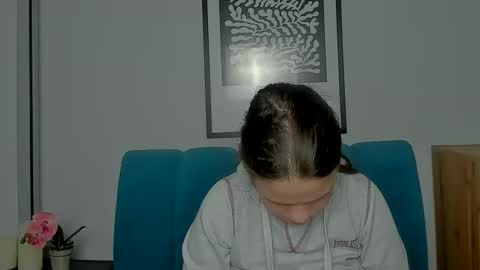 adelecruzz online show from February 16, 1:11 pm