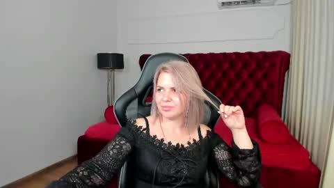 AdeleRavelle online show from July 22, 11:11 am
