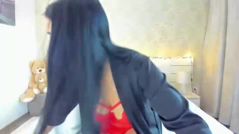 adellegirl online show from December 18, 2:06 pm