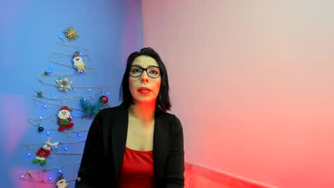 Snapshot of adellelennox_cg chatting on December 12, 11:18 am Adelle online show from December 12, 11:18 am