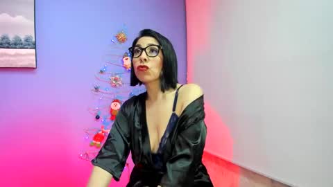 Snapshot of adellelennox_cg chatting on December 14, 2:44 am Adelle online show from December 14, 2:44 am