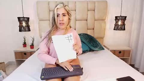 AdharaSmithh online show from February 10, 8:21 pm