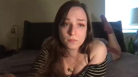 Snapshot of adorequeenbunny chatting on October 17, 8:12 pm Queen Bunny online show from October 17, 8:12 pm