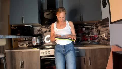 OneAfa online show from April 1, 6:38 pm