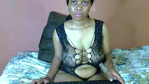 Snapshot of african_sultrybaddie chatting on October 23, 9:10 pm african_sultrybaddie online show from October 23, 9:10 pm