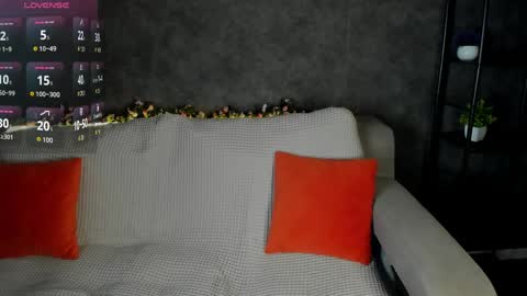 agnes wells online show from April 27, 1:25 am