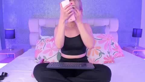 Ahmara  online show from October 23, 11:38 am