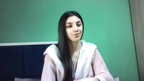Snapshot of ahotkitty18 chatting on January 6, 8:57 am Selena online show from January 6, 8:57 am