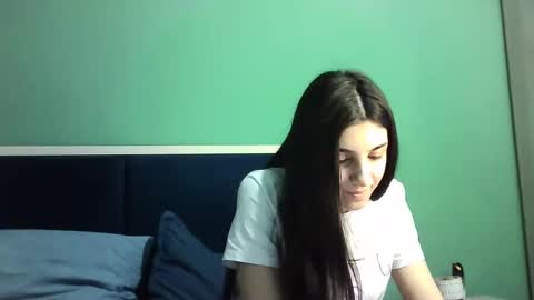 Snapshot of ahotkitty18 chatting on January 14, 4:50 pm Selena online show from January 14, 4:50 pm
