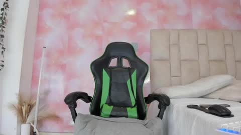 karoline  online show from February 19, 12:21 am