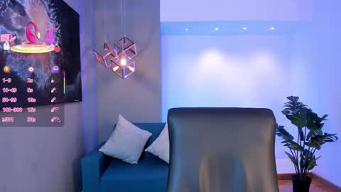 aidajoness online show from December 3, 11:45 am