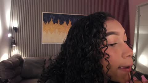 Snapshot of ailann_ chatting on February 1, 7:44 pm Alisson online show from February 1, 7:44 pm