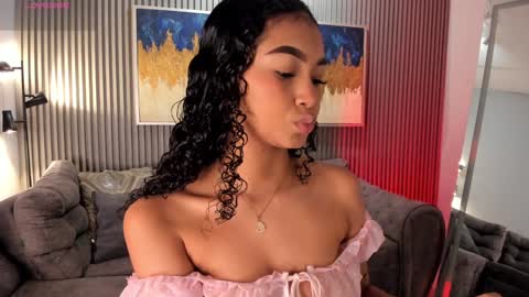 Snapshot of ailann_ chatting on January 11, 7:49 pm Alisson online show from January 11, 7:49 pm
