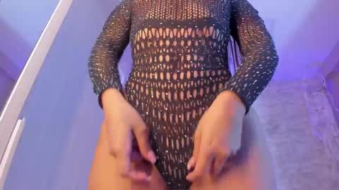 Snapshot of aisha_h chatting on February 18, 8:15 pm Aisha online show from February 18, 8:15 pm