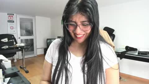 Katie   online show from May 28, 3:32 pm