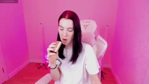 Aisha  Mon Tue Wed Fri Thu GMT 3 1000am - 0500pm  online show from February 24, 8:25 am