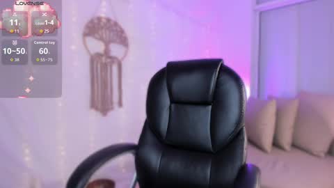 Snapshot of aisha_sakina chatting on October 3, 11:43 pm aisha online show from October 3, 11:43 pm