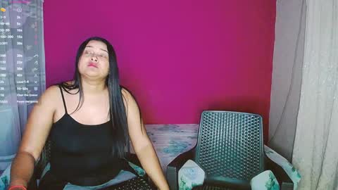 aisha_stacey0410 online show from February 9, 3:00 am