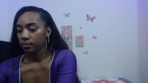 Aisha online show from November 15, 7:15 pm