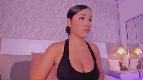 Aisha online show from November 10, 4:57 pm