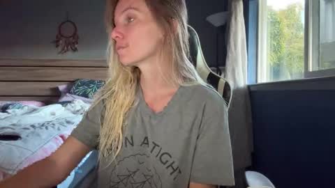 AJ online show from April 4, 2:10 am