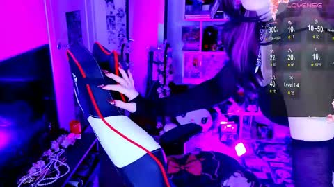 Aki online show from April 21, 1:31 am