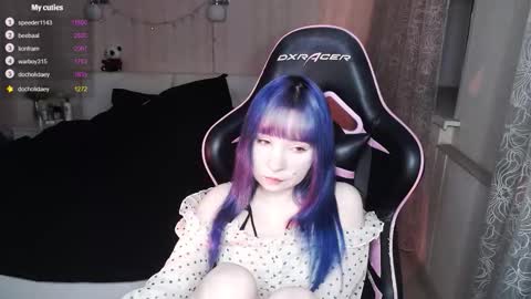 akirahartyx online show from January 14, 4:01 pm